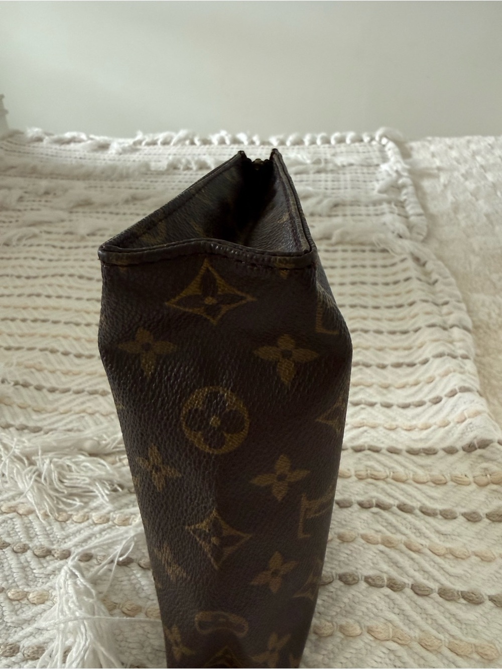 Louis Vuitton Monogram 19 Toiletry Pouch - Brown/Gold Monogram - Picture 5 of 11